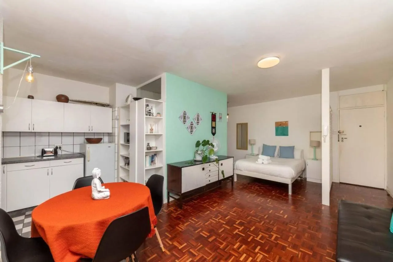 Central Urban Studio with Garden viewSwimming Pool Kapstadt Apartment